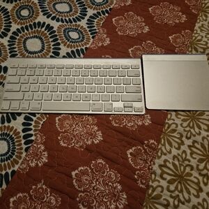 Combo Apple Wireless Keyboard A1314+Wireless Multitouch Bluetooth Trackpad A1339